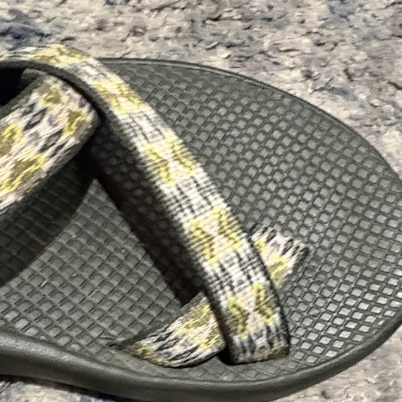 Chaco Green Z-2 Classic Strap Slip On Water Hiking Gorpcore Sandals Size 9 Men